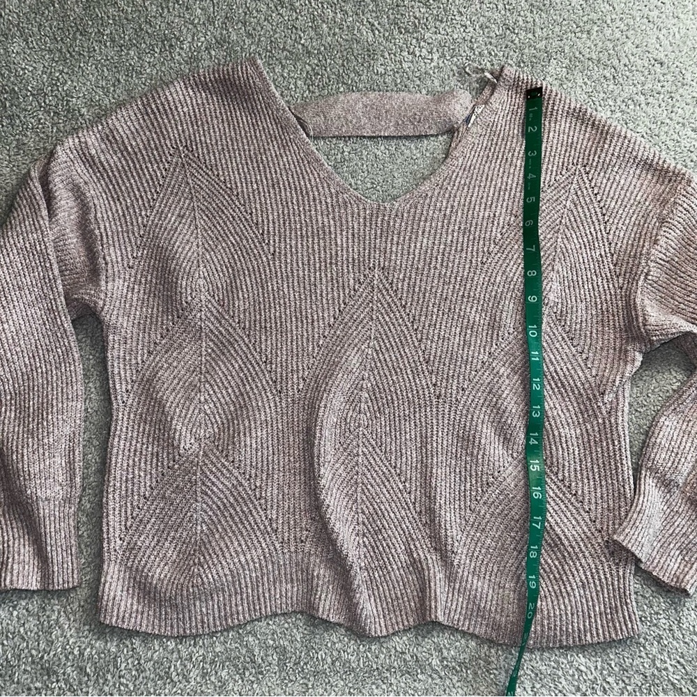 Pink Rose V-Neck Sweater - Lilac size large - Picture 3 of 5